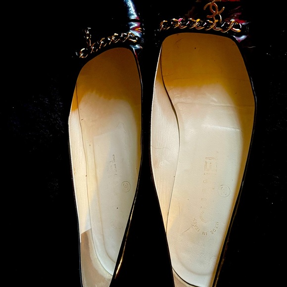 Chanel Flats - Picture 1 of 2
